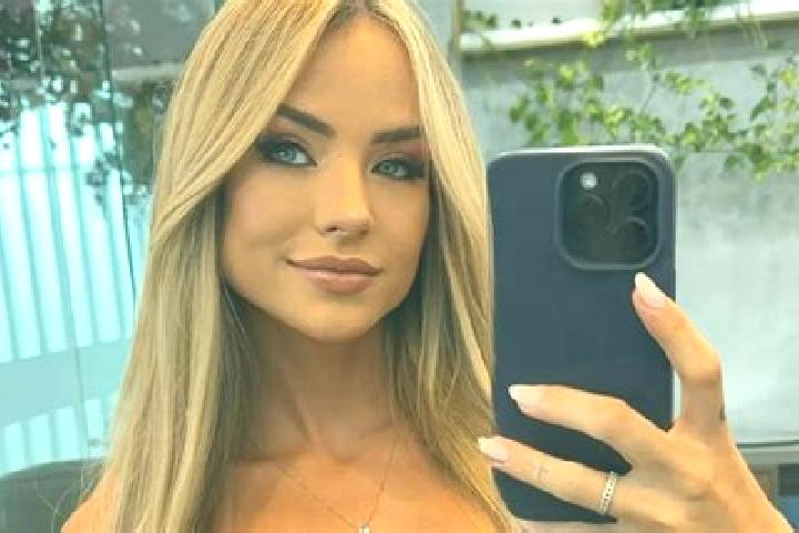 Jade, 20 — Escort in Casa Conejo, United States