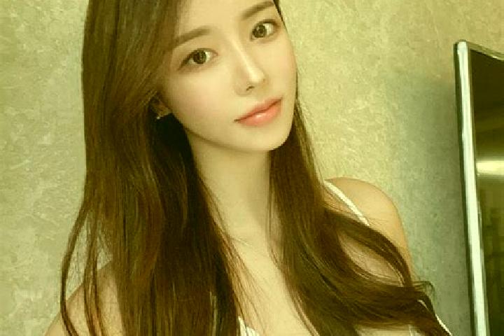 Jade, 20 — Escort in Sangzhen, China
