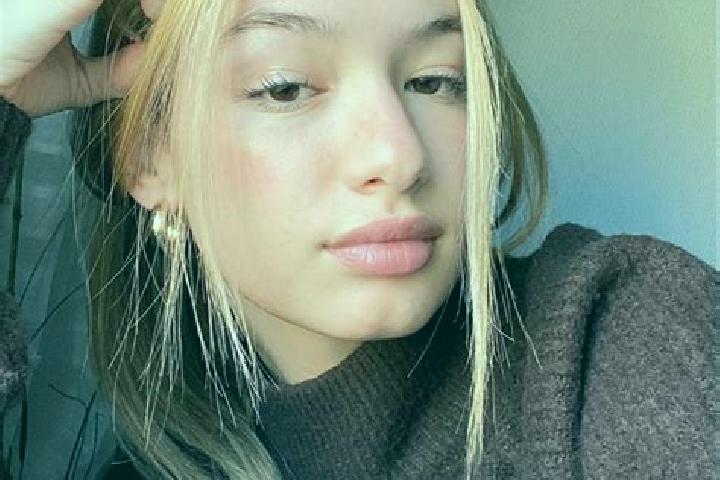 Jade, 21, a blonde brown-eyed ebony companion based in Krokau. Offering GFE, OWO, 69. Available for incall and outcall, day and evening dates.
