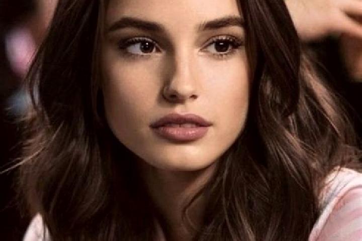 Jade, 21, a brunette brown-eyed caribbean companion based in Blasdell. Offering Deep French Kissing, Domination, Dinner Date, Erotic Massage. Available for i...