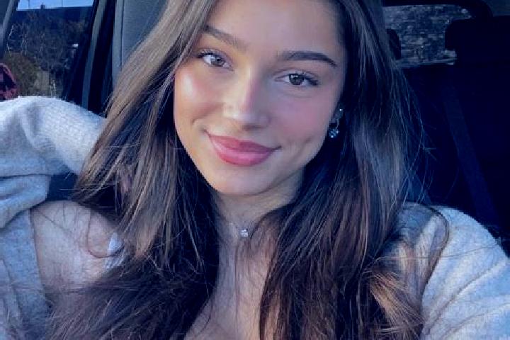 Jade, 21, a brunette green-eyed caucasian companion based in Karumbu. Offering Girlfriend Experience, GFE, Party Girl. Available for incall and outcall, day ...