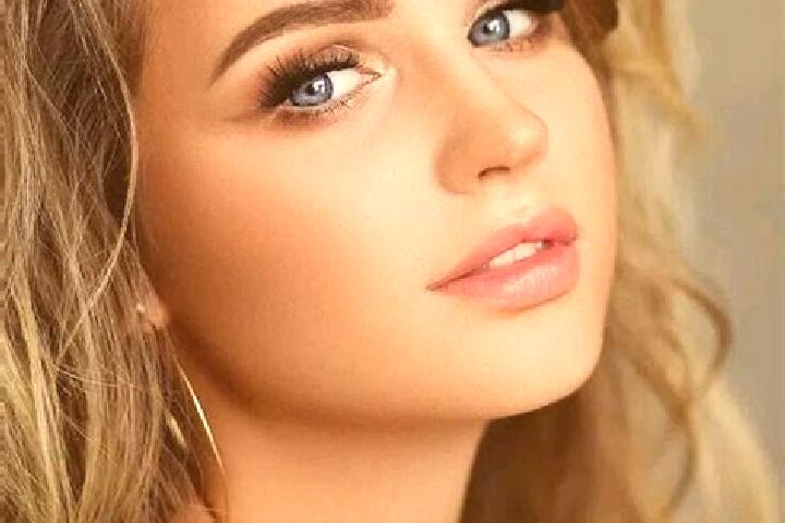 Jade, 21, a dark blonde blue-eyed european companion based in Sinubong. Offering Tantra, CIM, Domination. Available for incall and outcall, day and evening d...