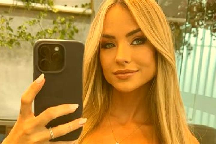 Jade, 21 — Escort in Casa Conejo, United States