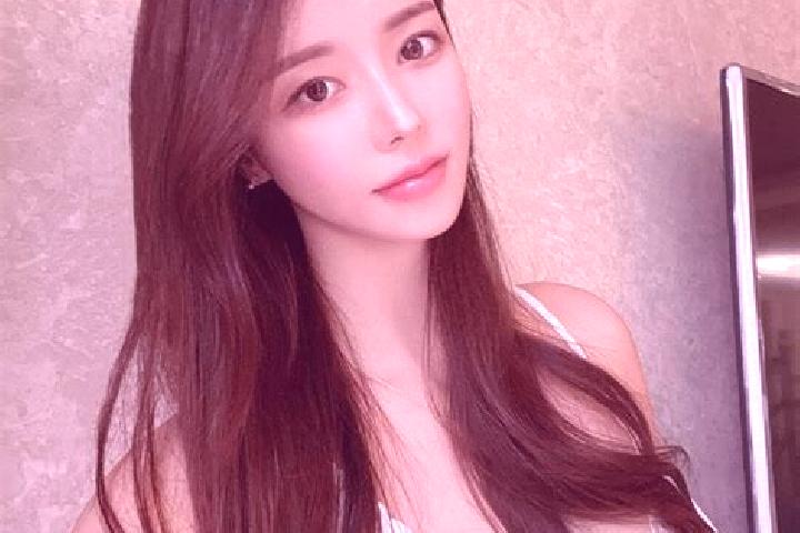 Jade, 21 — Escort in Genghe, China
