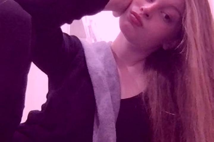 Jade, 21 — Escort in Vivian, United States