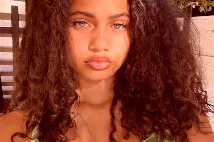Jade, 22, a chestnut green-eyed mixed companion based in El Tejar. Offering A-Level, CIM. Available for incall and outcall, day and evening dates.