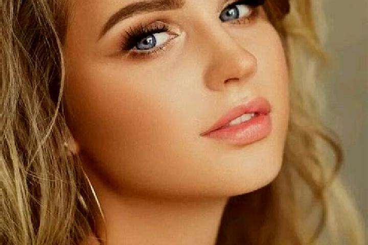 Jade, 22, a dark blonde blue-eyed caribbean companion based in Meerhoven. Offering Overnight, Duos, CIM. Available for incall and outcall, day and evening da...