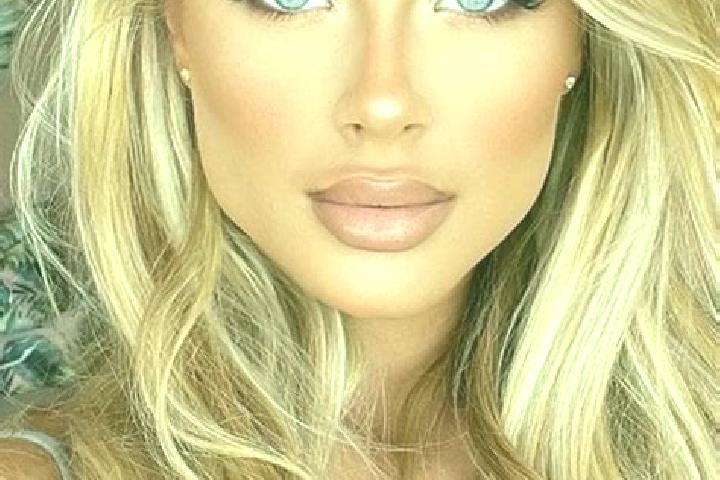 Jade, 22, a dark blonde blue-eyed latina companion based in Eighty Mile Beach. Offering Duos, GFE. Available for incall and outcall, day and evening dates.