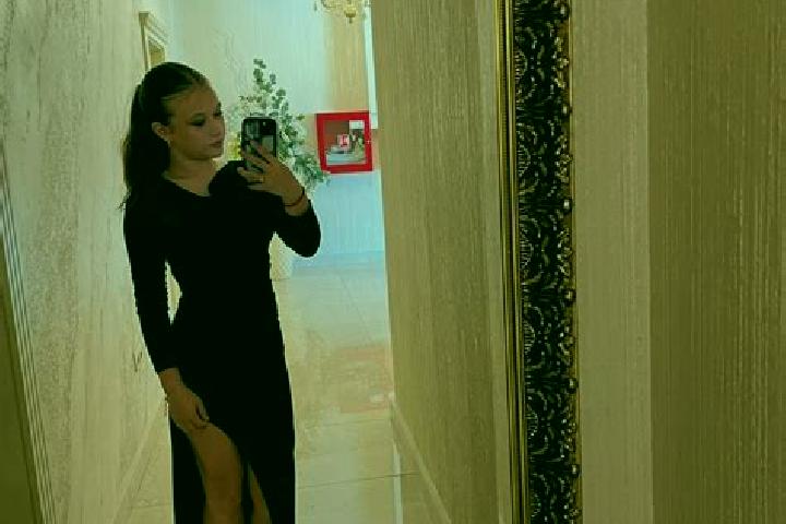 Jade, 22 — Escort in Grebenisu de Campie, Romania