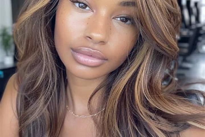 Jade, 24, a chestnut hazel-eyed mixed companion based in Dobrosloveni. Offering CIM, Deep French Kissing, Domination, Overnight. Available for incall and out...