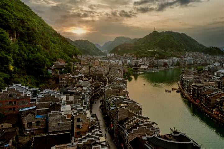Jade, 24 — Escort in Zhenyuan, China