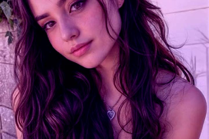 Jade, 25, a auburn amber-eyed middle eastern companion based in Srednebelaya. Offering OWO, Deep French Kissing, Striptease, Girlfriend Experience. Available...