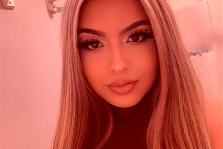 Jade, 25, a blonde brown-eyed latina companion based in Diamante do Norte. Offering Dinner Date, Roleplay, GFE, Overnight. Available for incall and outcall, ...
