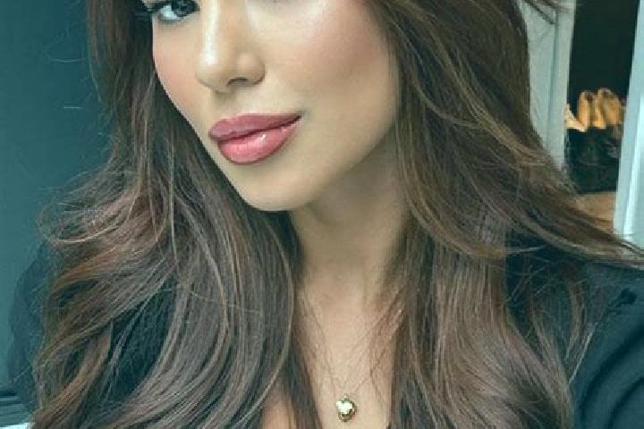Jade, 25, a chestnut dark-eyed latina companion based in Saint Martins. Offering Striptease, BDSM, CIM, Girlfriend Experience, Prostate Massage. Available fo...