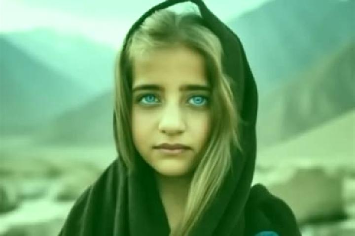 Jade, 25, a dark blonde blue-eyed middle eastern companion based in Gunungsatria. Offering Roleplay, OWO, Dinner Date. Available for incall and outcall, day ...