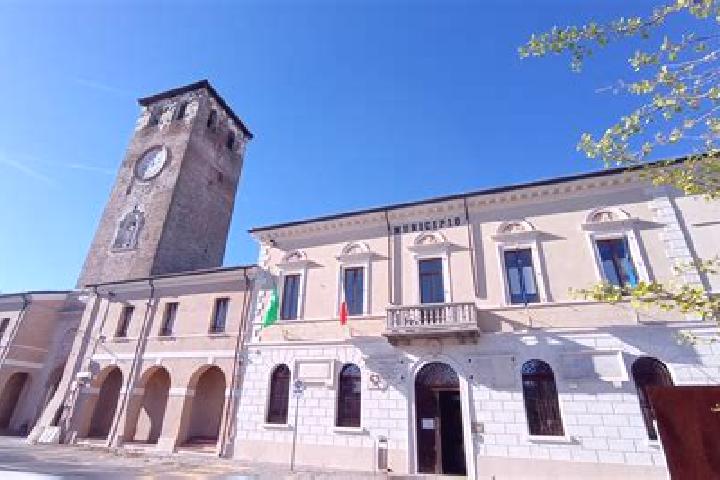 Jade, 25 — Escort in Casalromano, Italy