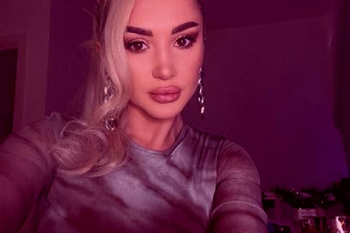 Jade, 26, a blonde dark-eyed middle eastern companion based in Aquidauana. Offering GFE, Travel Companion, Fetish, BDSM. Available for incall and outcall, da...