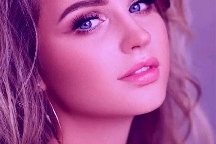 Jade, 26, a dark blonde blue-eyed caucasian companion based in Pinahat. Offering GFE, Couples. Available for incall and outcall, overnight bookings available.
