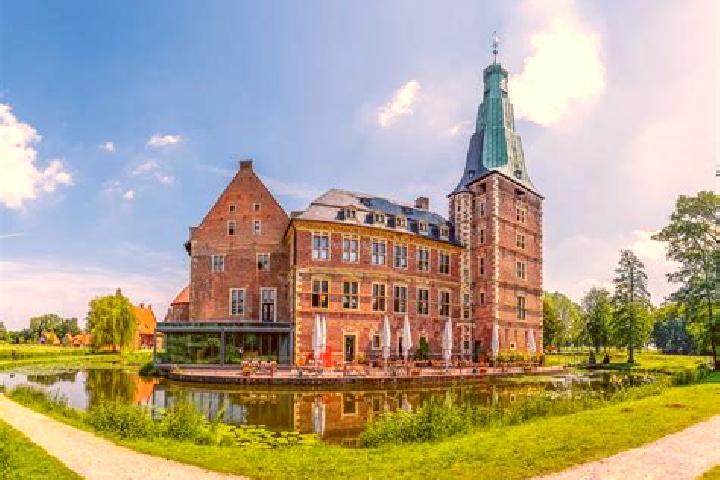 Jade, 26 — Escort in Ladbergen, Germany
