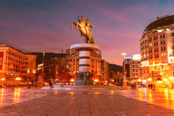Jade, 26 — Escort in Veljusa, North Macedonia