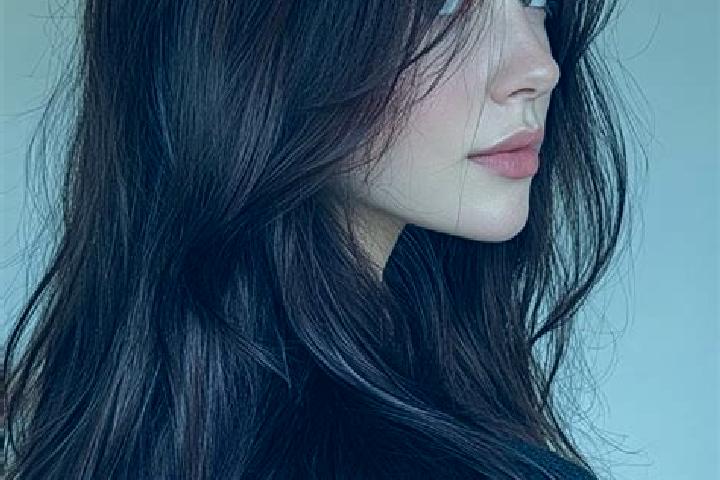 Jade, 27, a auburn brown-eyed mediterranean companion based in Banora. Offering Duos, BDSM, Fetish. Available for incall and outcall, day and evening dates.