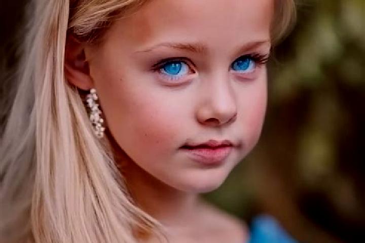 Jade, 27, a blonde blue-eyed indian companion based in Panatina. Offering 69, Tantra, CIM. Available for incall and outcall, day and evening dates.