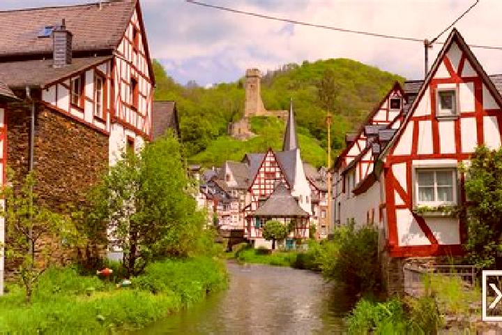 Jade, 27 — Escort in Niersbach, Germany