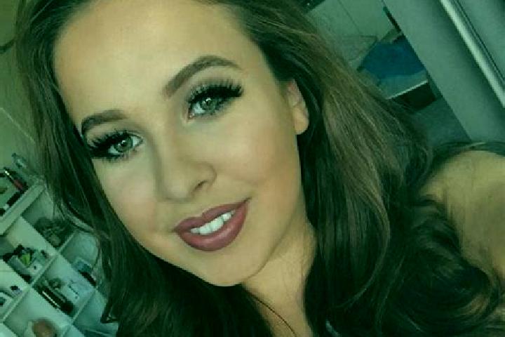Jade, 28, a auburn amber-eyed caucasian companion based in Lope de Vega. Offering OWO, Striptease, Dinner Date, Overnight. Available for incall and outcall, ...