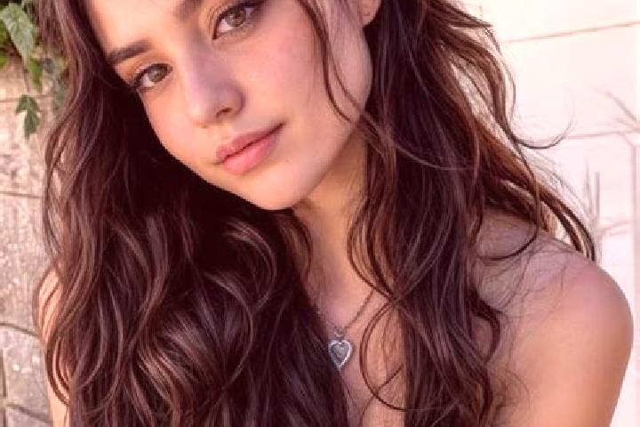 Jade, 28, a auburn hazel-eyed caucasian companion based in Antuco. Offering Domination, Deep French Kissing, Dinner Date. Available for incall and outcall, d...
