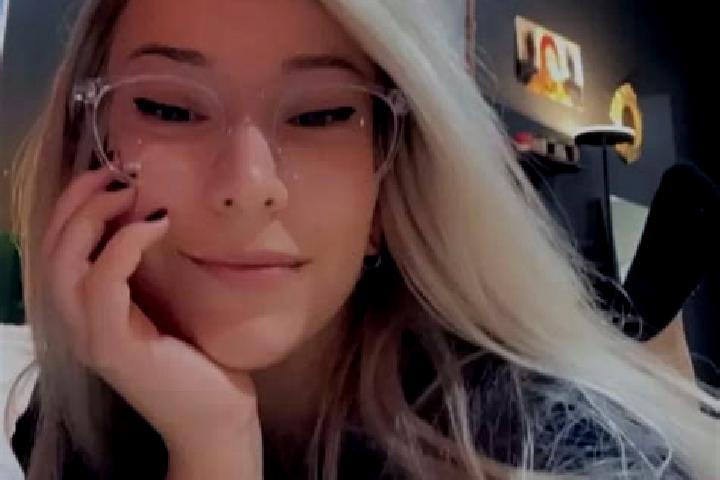 Jade, 28, a blonde brown-eyed mixed companion based in Colorado de Herrera. Offering CIM, Tantra, BDSM, Duos, Erotic Massage. Available for incall and outcal...