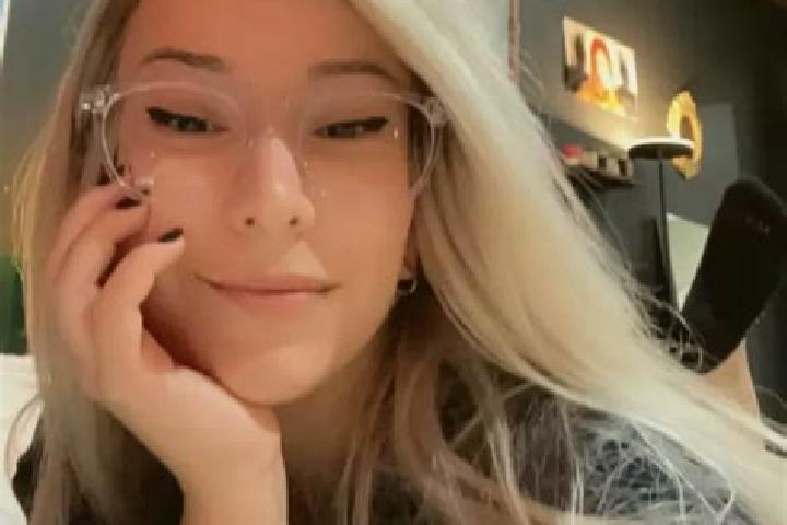 Jade, 28, a blonde grey-eyed ebony companion based in Keswick. Offering GFE, Erotic Massage, Roleplay, Deep French Kissing. Available for incall and outcall,...