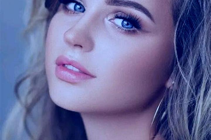 Jade, 28, a dark blonde blue-eyed asian companion based in Faja da Ovelha. Offering Massage, Tantra, Couples, Domination. Available for incall and outcall, d...