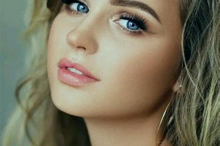 Jade, 28, a dark blonde blue-eyed mediterranean companion based in Sapuyes. Offering OWO, CIM. Available for incall and outcall, overnight bookings available.