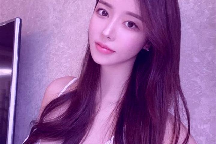 Jade, 28 — Escort in Pingqiao, China