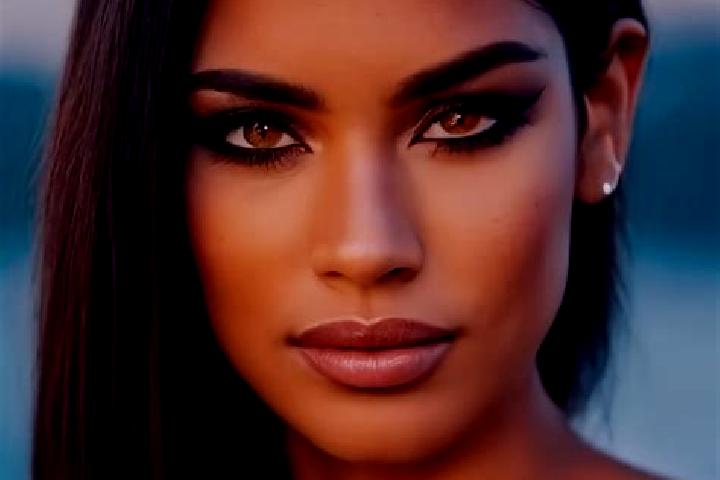 Jade, 29, a auburn hazel-eyed latina companion based in Euratsfeld. Offering Prostate Massage, BDSM, Dinner Date. Available for incall and outcall, day and e...
