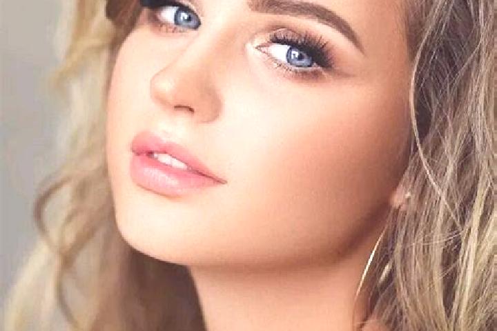 Jade, 29, a dark blonde blue-eyed slavic companion based in Maud. Offering 69, Party Girl, OWO. Available for incall and outcall, day and evening dates.