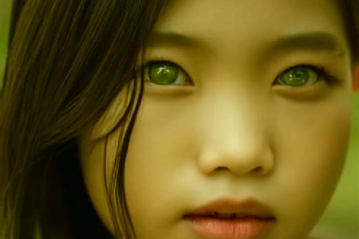 Jade, 29, a red green-eyed asian companion based in Le Juch. Offering GFE, Tantra, Party Girl. Available for incall and outcall, overnight bookings available.
