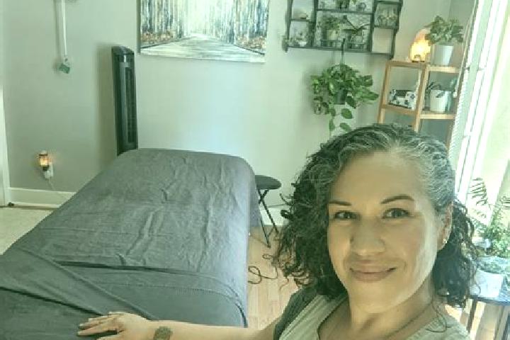 Jade, 29, a red grey-eyed ebony companion based in Villecresnes. Offering 69, Erotic Massage, GFE. Available for incall and outcall, day and evening dates.