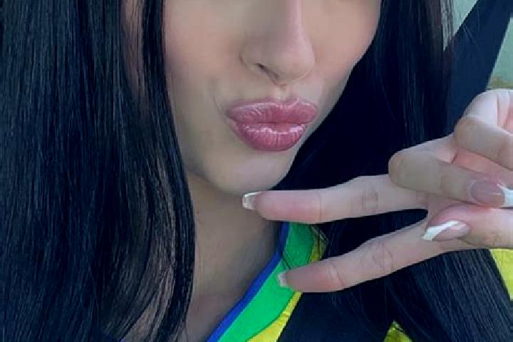 Jade, 29 — Escort in Matipo, Brazil