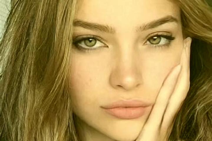 Jade, 30, a dark blonde hazel-eyed slavic companion based in Barg-e Matal. Offering GFE, A-Level, BDSM. Available for incall and outcall, day and evening dates.