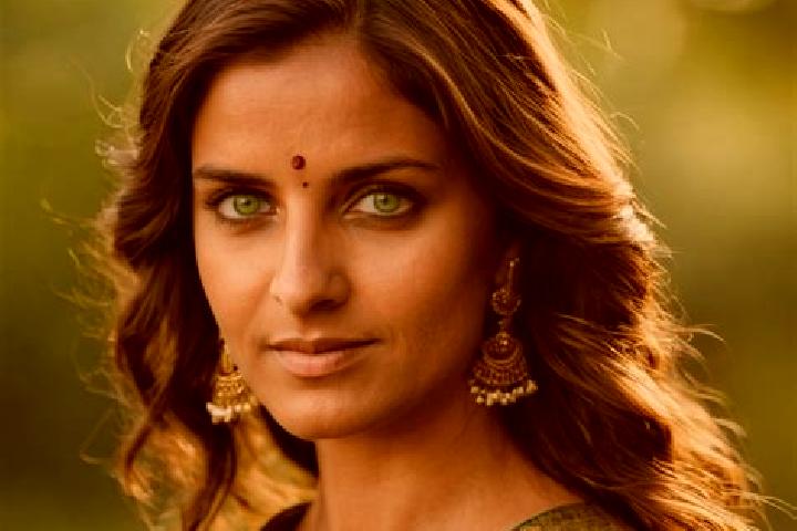 Jade, 30, a red green-eyed indian companion based in Lind. Offering Party Girl, Fetish. Available for incall and outcall, day and evening dates.