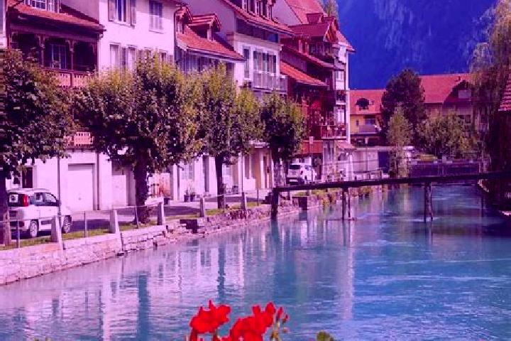 Jade, 30 — Escort in Haggenschwil, Switzerland