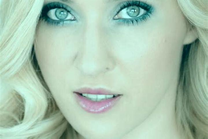 Jade, 31, a blonde green-eyed middle eastern companion based in Wiefelstede. Offering Tantra, Erotic Massage, Striptease, Domination, Couples. Available for ...