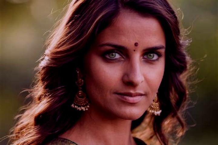 Jade, 31, a chestnut green-eyed indian companion based in Faerloev. Offering Tantra, Couples, Domination, BDSM. Available for incall and outcall, day and eve...
