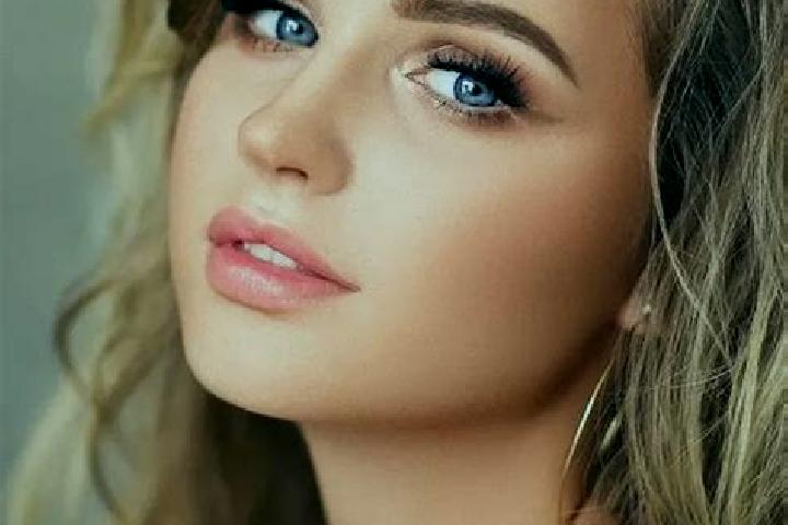 Jade, 31, a dark blonde blue-eyed middle eastern companion based in Al Arimah. Offering Erotic Massage, 69, Dinner Date. Available for incall and outcall, da...