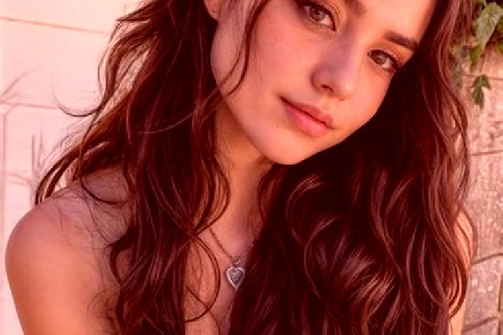 Jade, 32, a auburn hazel-eyed middle eastern companion based in Sabya. Offering Overnight, Roleplay, Girlfriend Experience. Available for incall and outcall,...