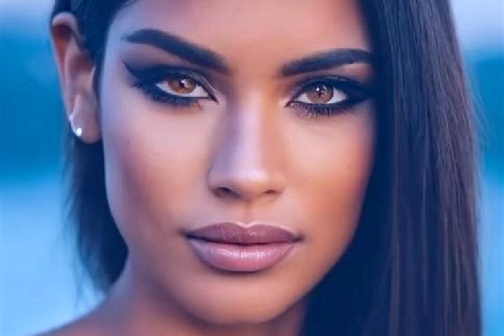 Jade, 32, a black brown-eyed latina companion based in Covrigi. Offering A-Level, Girlfriend Experience. Available for incall and outcall, overnight bookings...