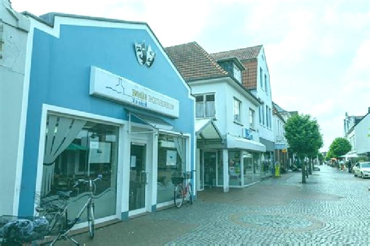 Jade, 32 — Escort in Brake (Unterweser), Germany