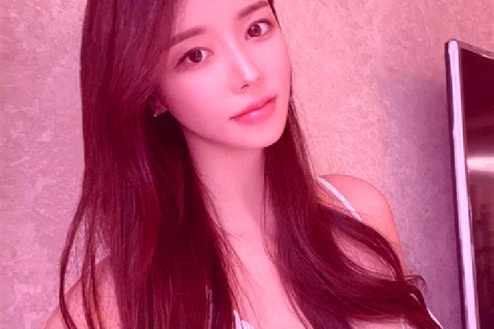Jade, 32 — Escort in Linshe, China