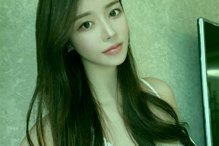 Jade, 32 — Escort in Liulihe, China